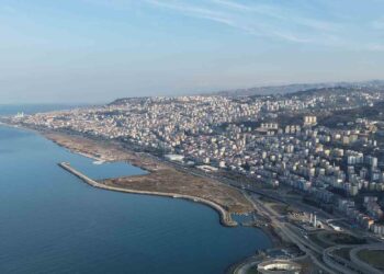 Trabzon’da Sahil Doldu, Rota Yamaçlara Döndü