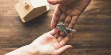 Anahtarı Teslim Etmeden Konutu Terk Eden Kiracının Evine Girilebilir mi?