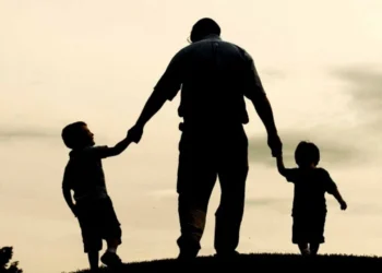 Baba Çocuğuna Gayrimenkulünü Devredebilir mi? Hibe mi Satış mı Daha Sağlıklı?