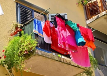 Balkona Çamaşır Asmak Yasaklanabilir mi?