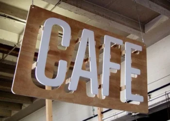 Dükkan Sahibi Apartman Duvarına Tabela Asabilir mi?