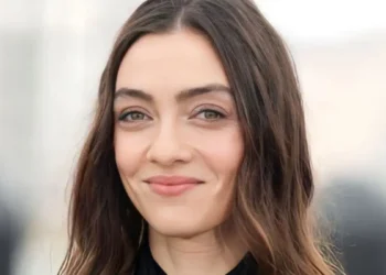 Merve Dizdar: 100 Metrekare Evde Yaşıyorum, Asansör Bile Yok