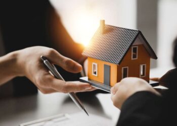 Merkez Bankası Açıkladı: Konutta Fiyatlar Düşüyor, Kiralar Uçuyor!