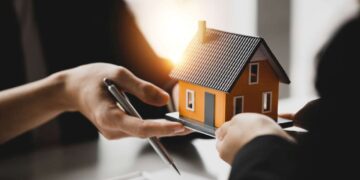 Merkez Bankası Açıkladı: Konutta Fiyatlar Düşüyor, Kiralar Uçuyor!