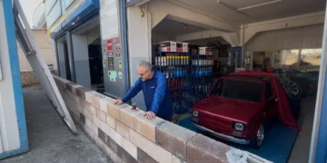 Mülk Sahibi Kavgasında İnanılmaz Yöntem: Dükkanın Önüne Duvar Örüldü