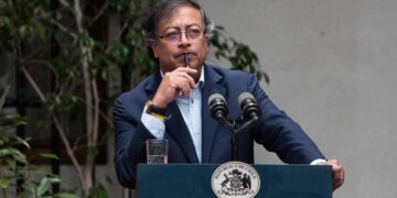 Kolombiya Cumhurbaşkanı: Emlak Vergisi Zenginlerden Daha Fazla Alınmalı