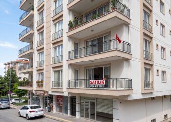 Mahkemeden Emsal Karar: Kiracı, Satılık İlan Tabelasının Asılmasını Engelleyemez